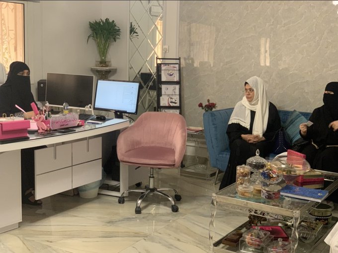 استقبلت المدير التنفيذي أ.دولة شحاتة الاستاذة بسمة البكري من مركز تمكين للتعريف